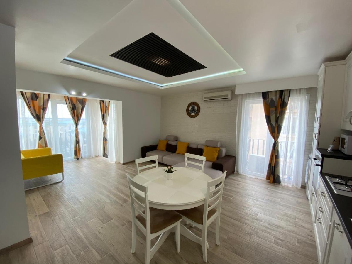 Sunny Deluxe Apartment Cosmopolis Stefanestii de Jos Eksteriør billede