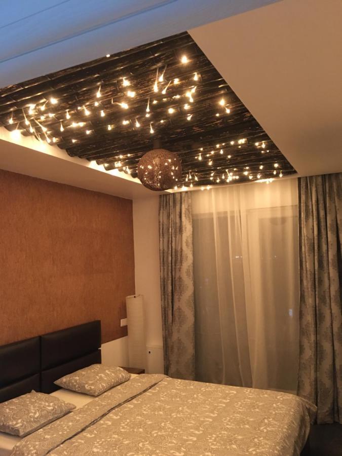 Sunny Deluxe Apartment Cosmopolis Stefanestii de Jos Eksteriør billede